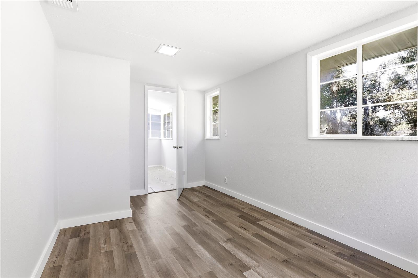 Image 29 of 40 For 918 Shoreview Drive