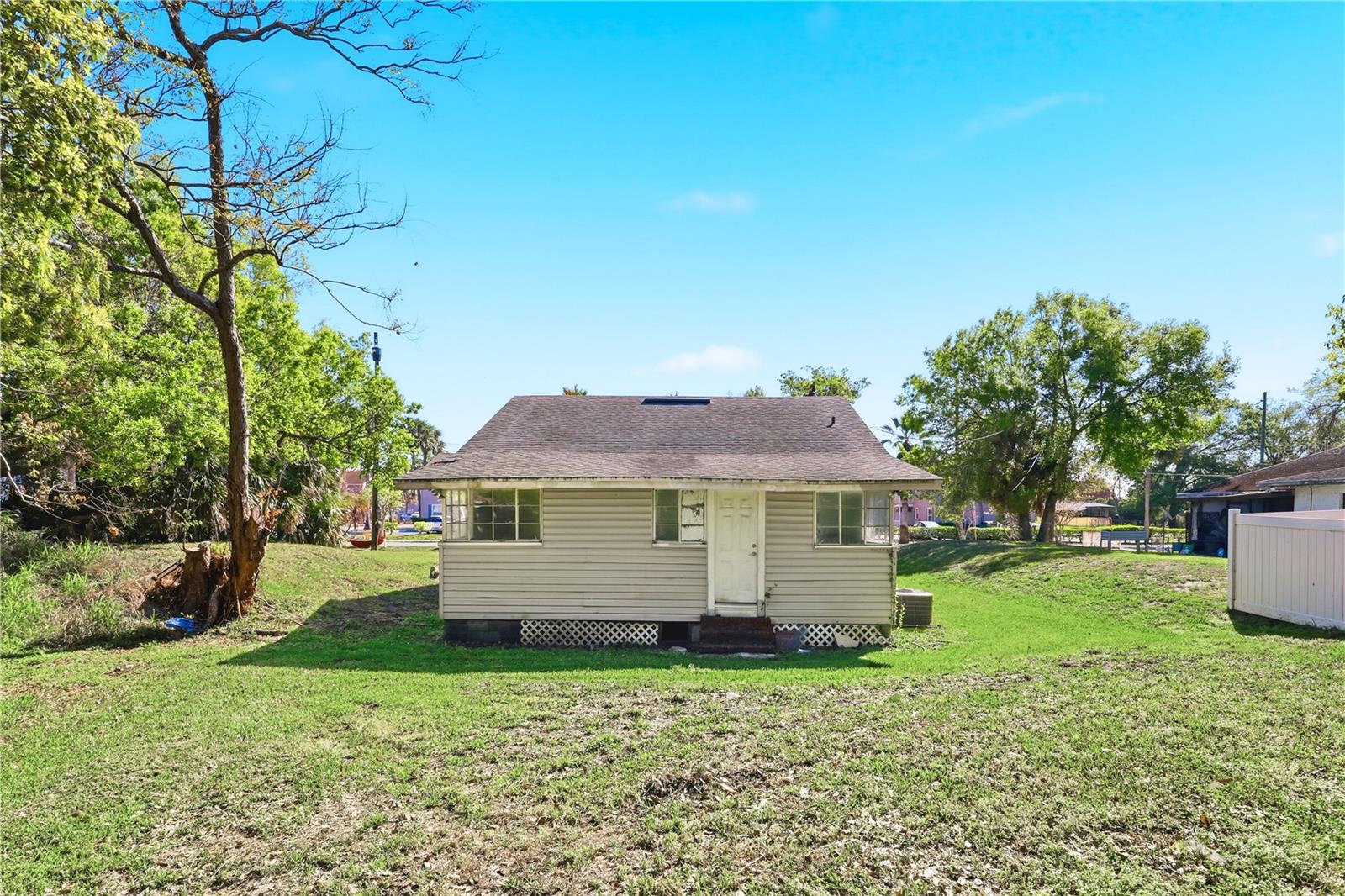 Image 34 of 40 For 918 Shoreview Drive