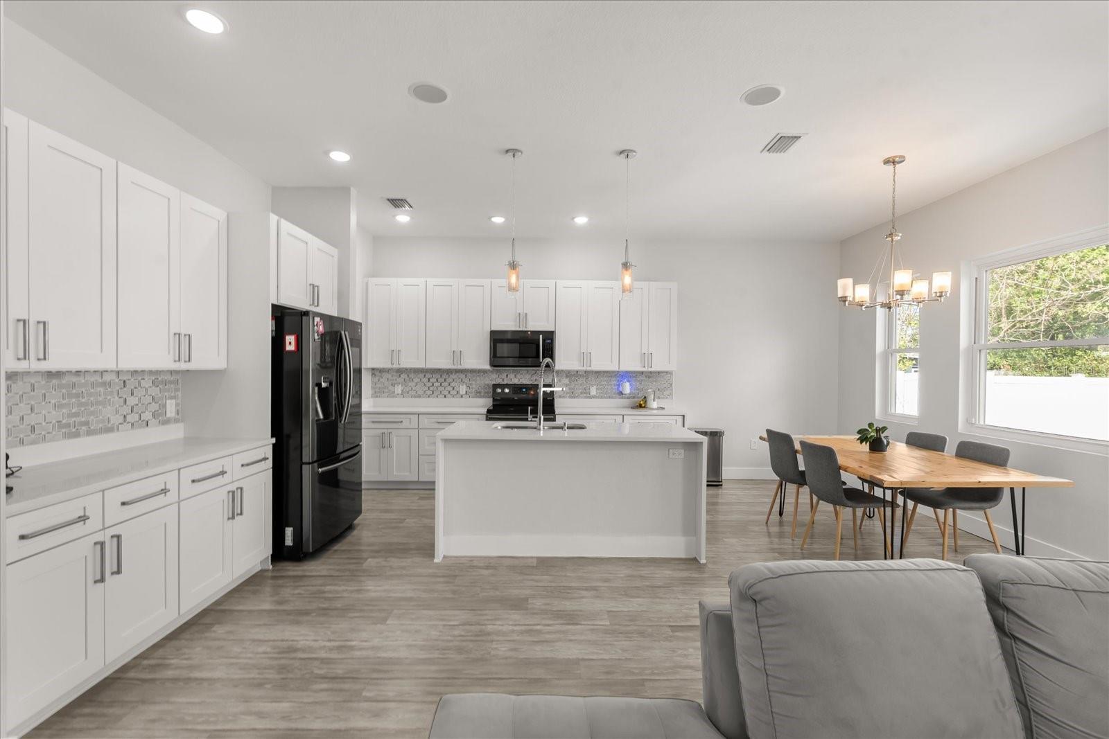 Image 11 of 33 For 668 Overspin Drive