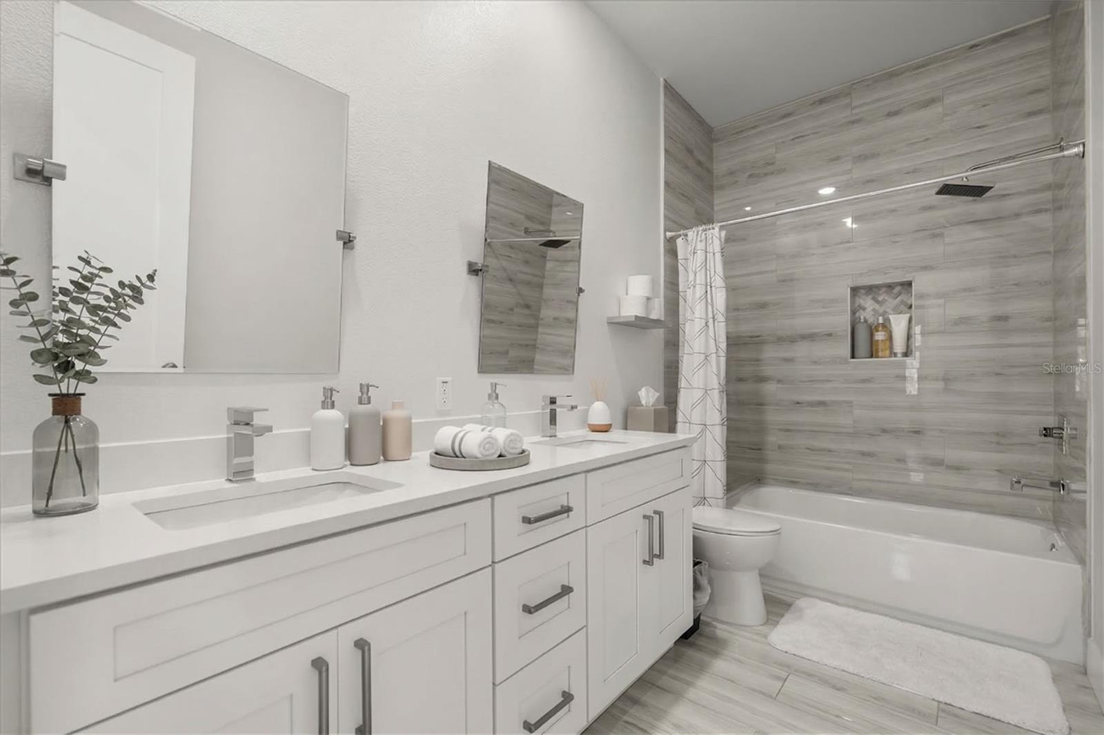 Image 17 of 33 For 668 Overspin Drive