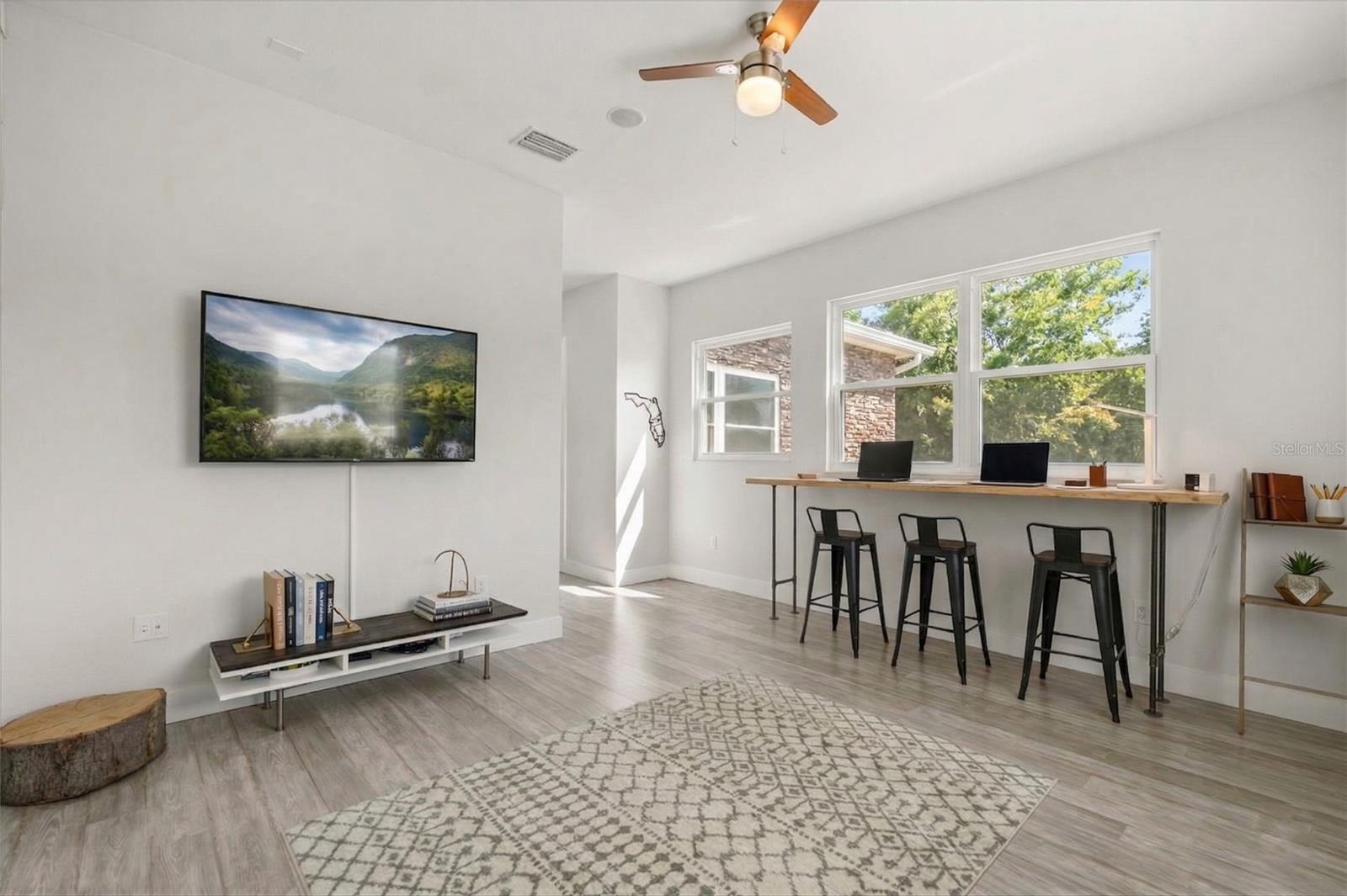 Image 19 of 33 For 668 Overspin Drive