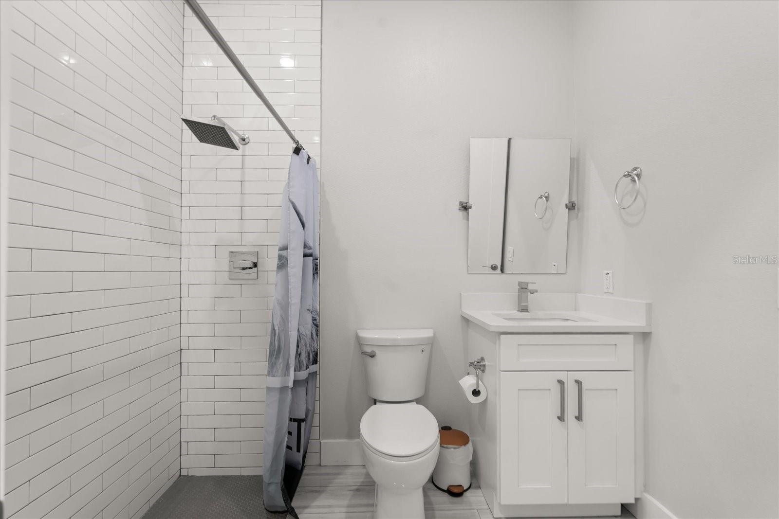 Image 22 of 33 For 668 Overspin Drive