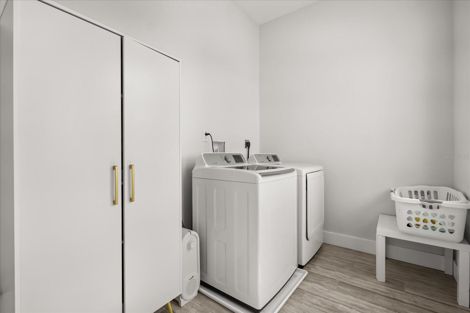 Image 25 of 33 For 668 Overspin Drive