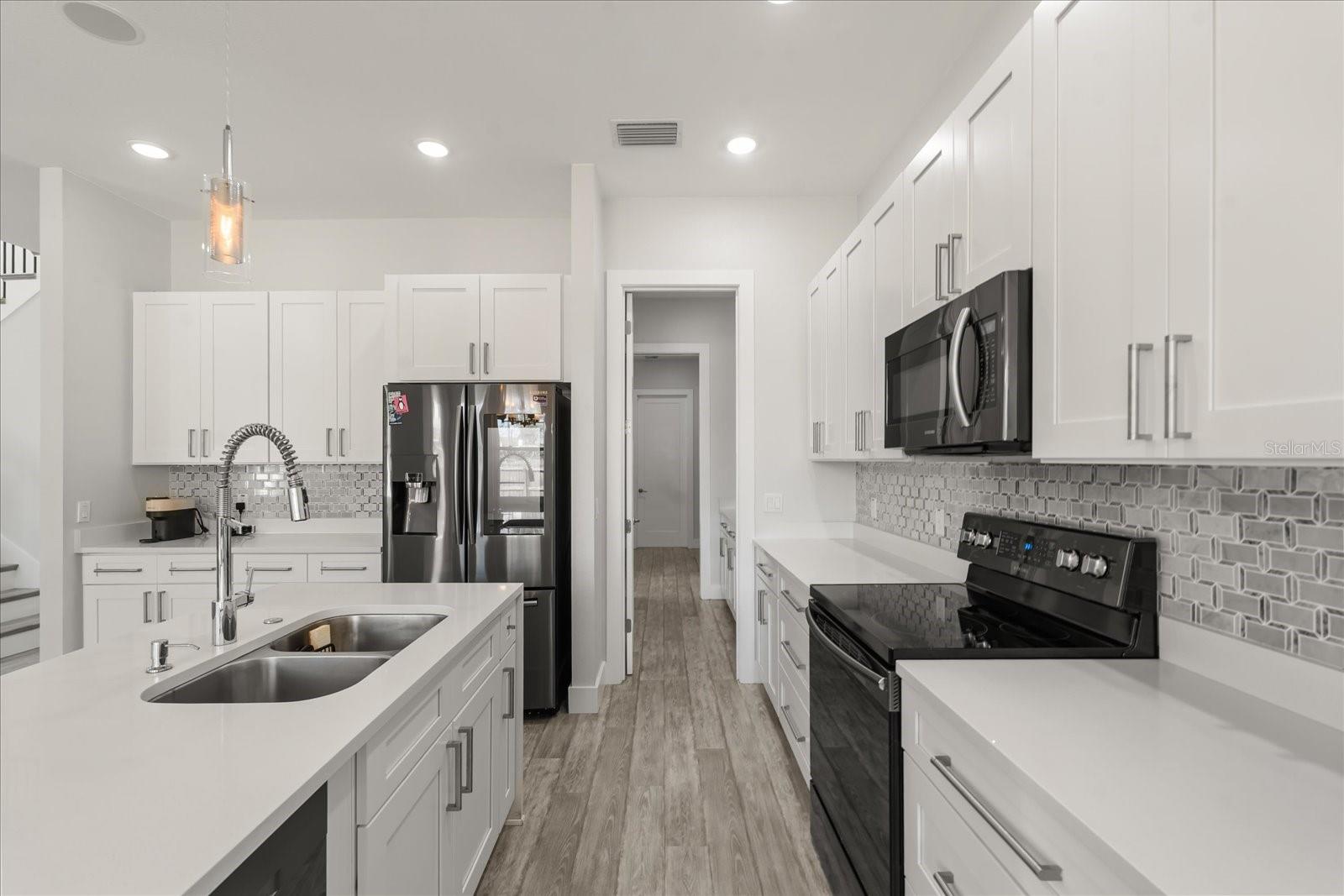 Image 9 of 33 For 668 Overspin Drive