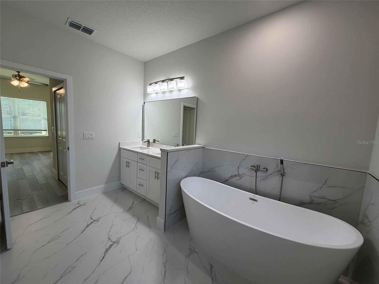 Image 9 of 23 For 22930 Kearny Lane