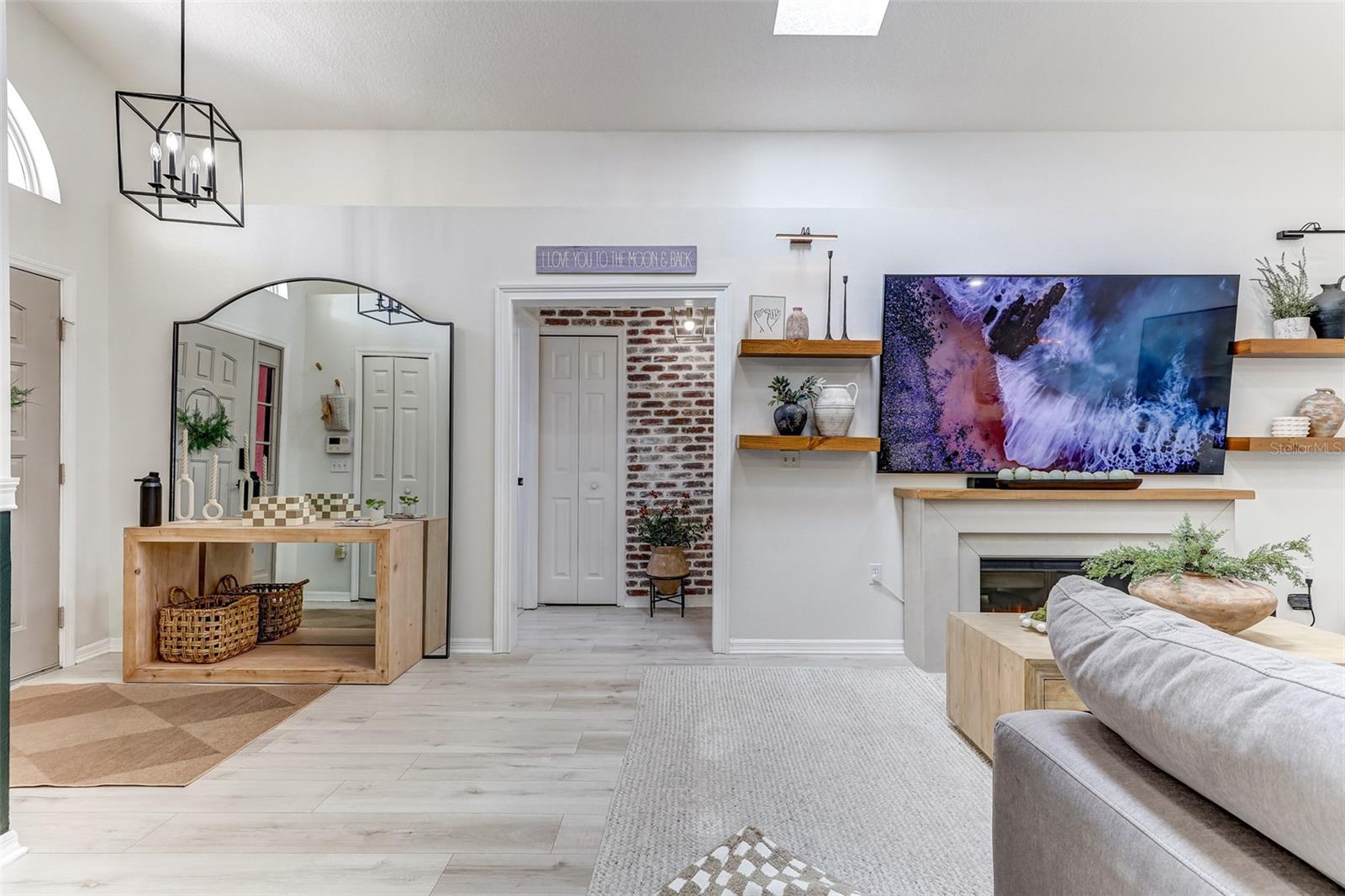 Image 12 of 44 For 814 Brightview Drive