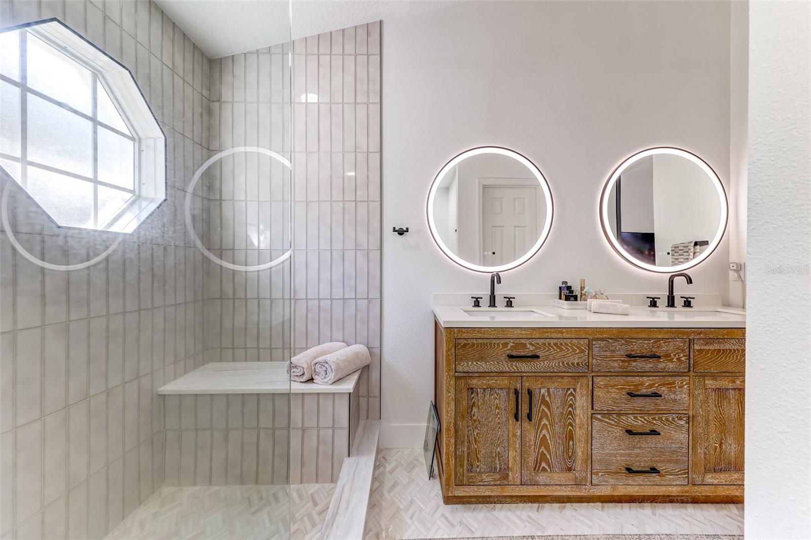 Image 23 of 44 For 814 Brightview Drive