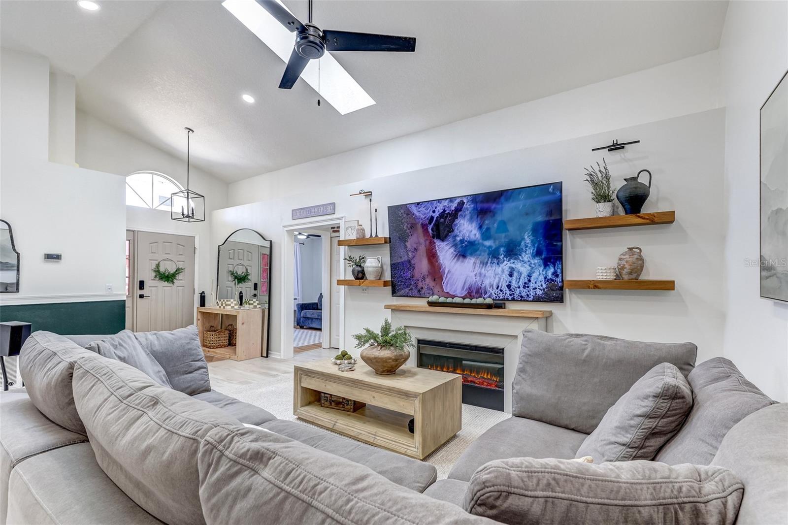 Image 26 of 44 For 814 Brightview Drive