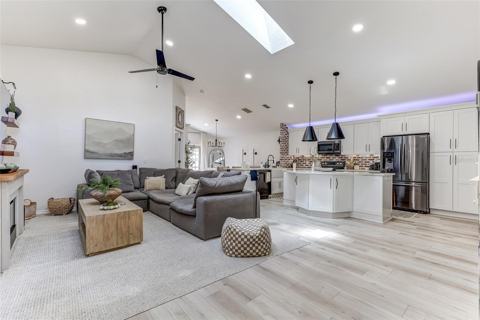 Image 9 of 44 For 814 Brightview Drive