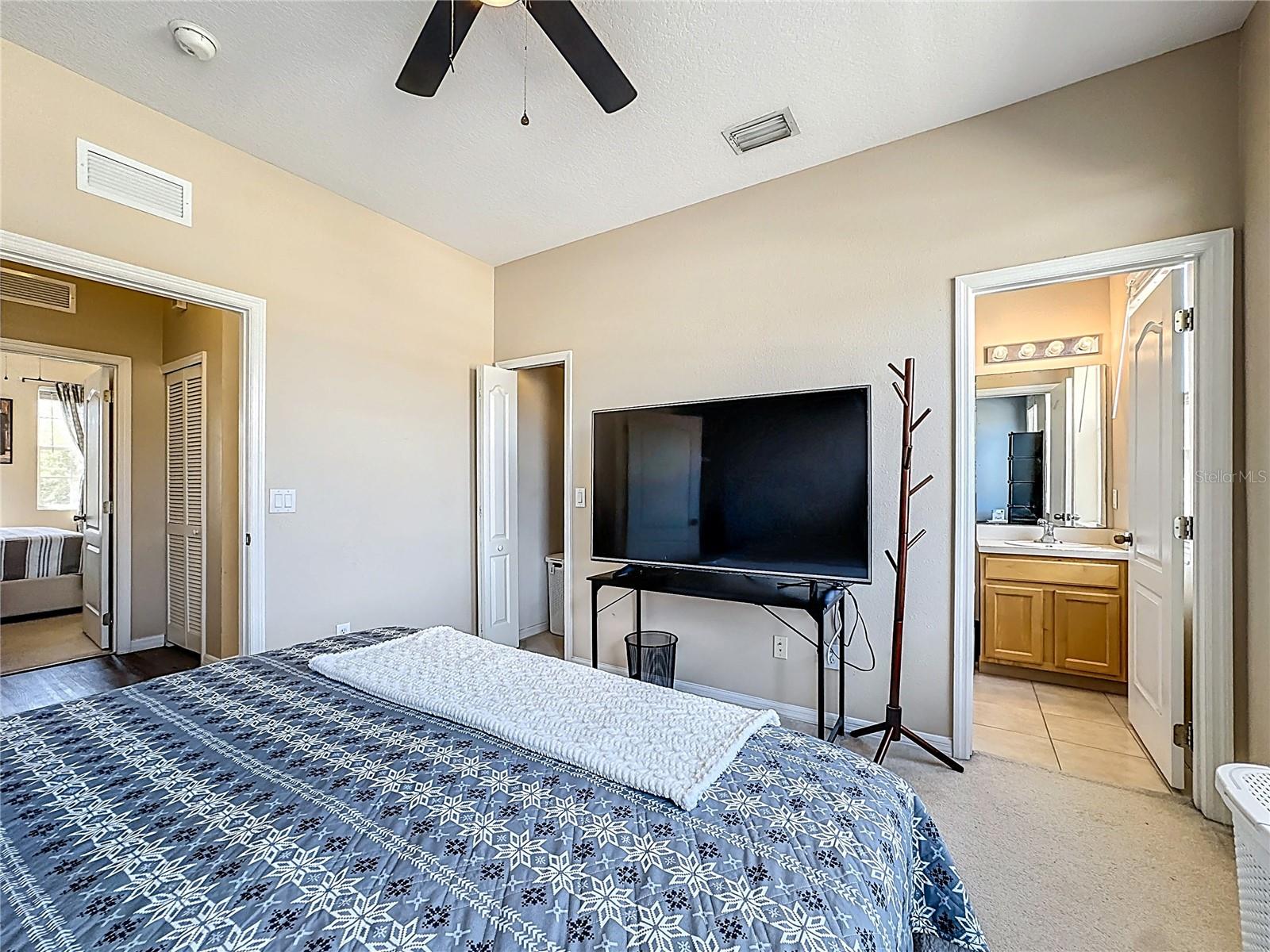 Image 34 of 61 For 13836 Daniels Landing Circle