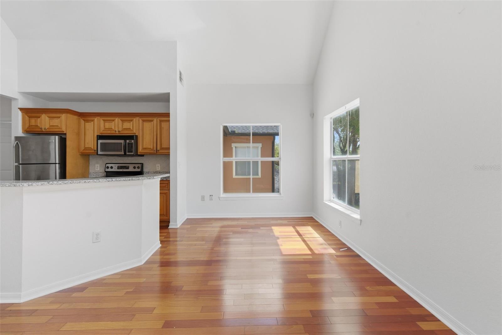 Image 15 of 30 For 5971 Westgate Drive 1221