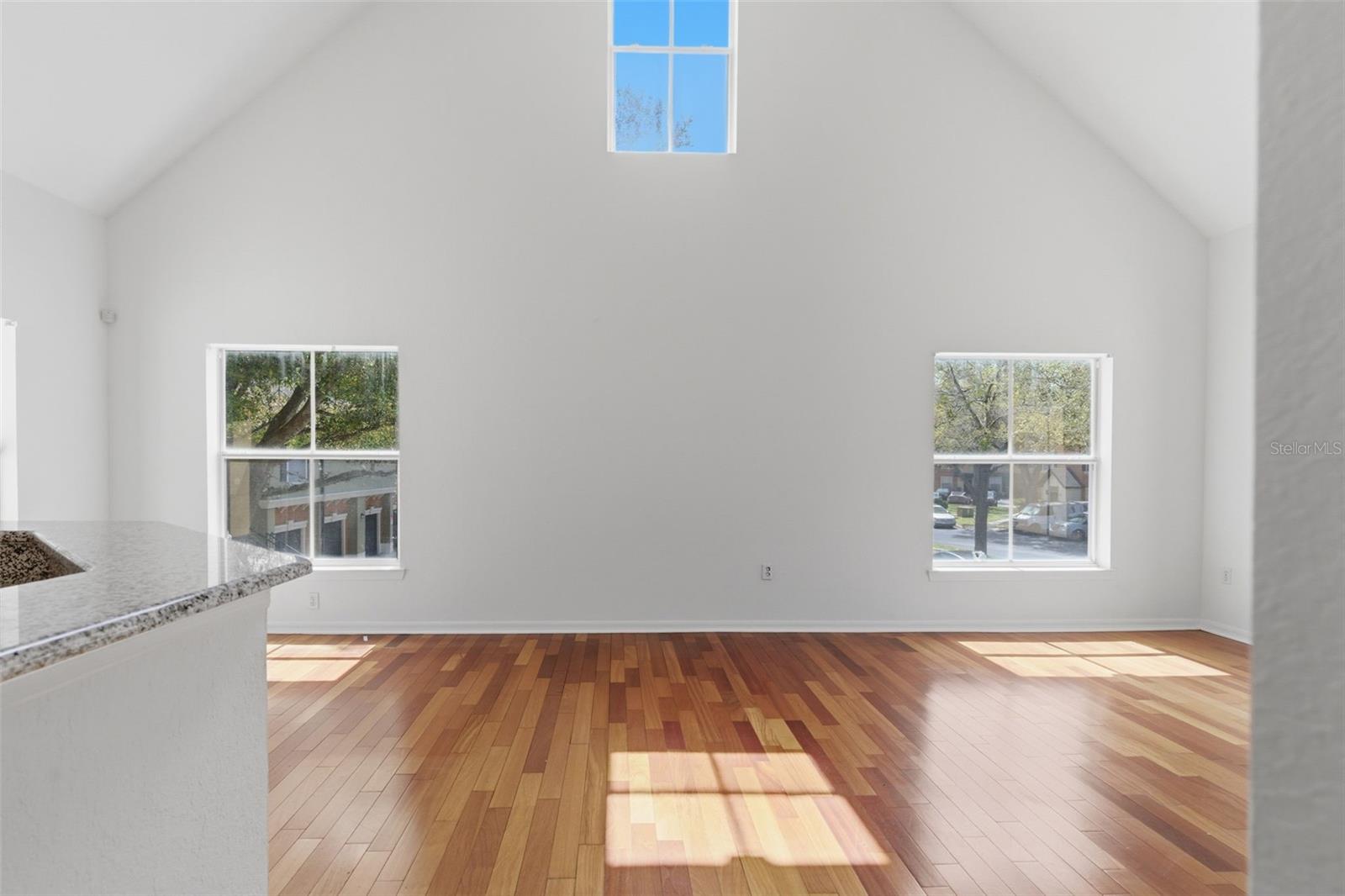 Image 3 of 30 For 5971 Westgate Drive 1221