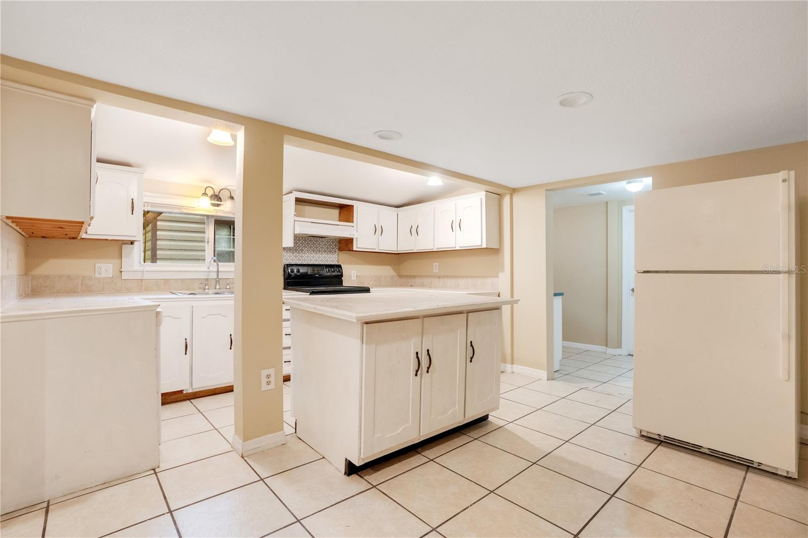 Image 14 of 27 For 38341 Palm Grove Drive