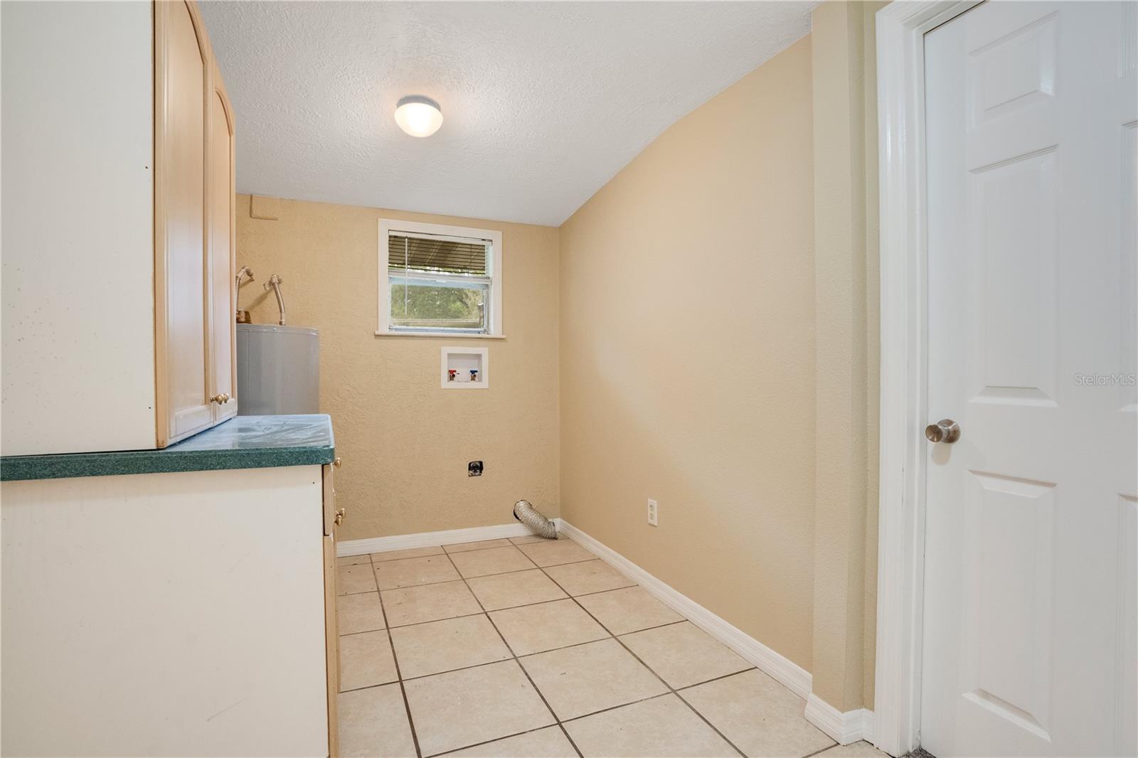 Image 19 of 27 For 38341 Palm Grove Drive