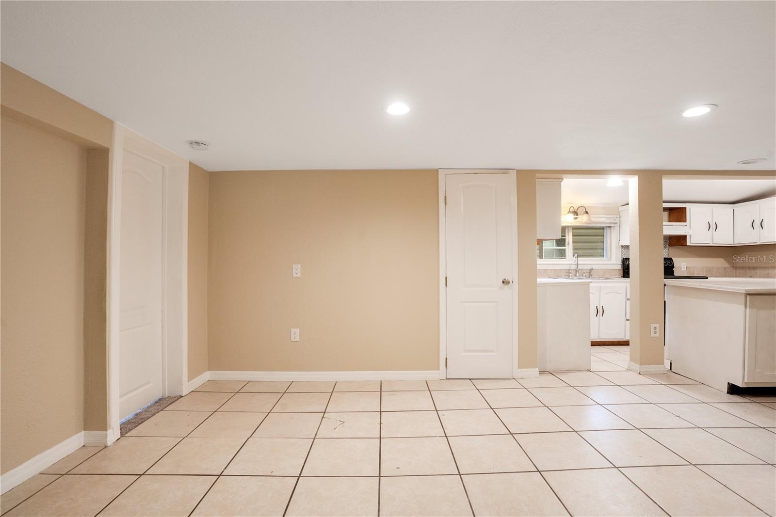 Image 7 of 27 For 38341 Palm Grove Drive