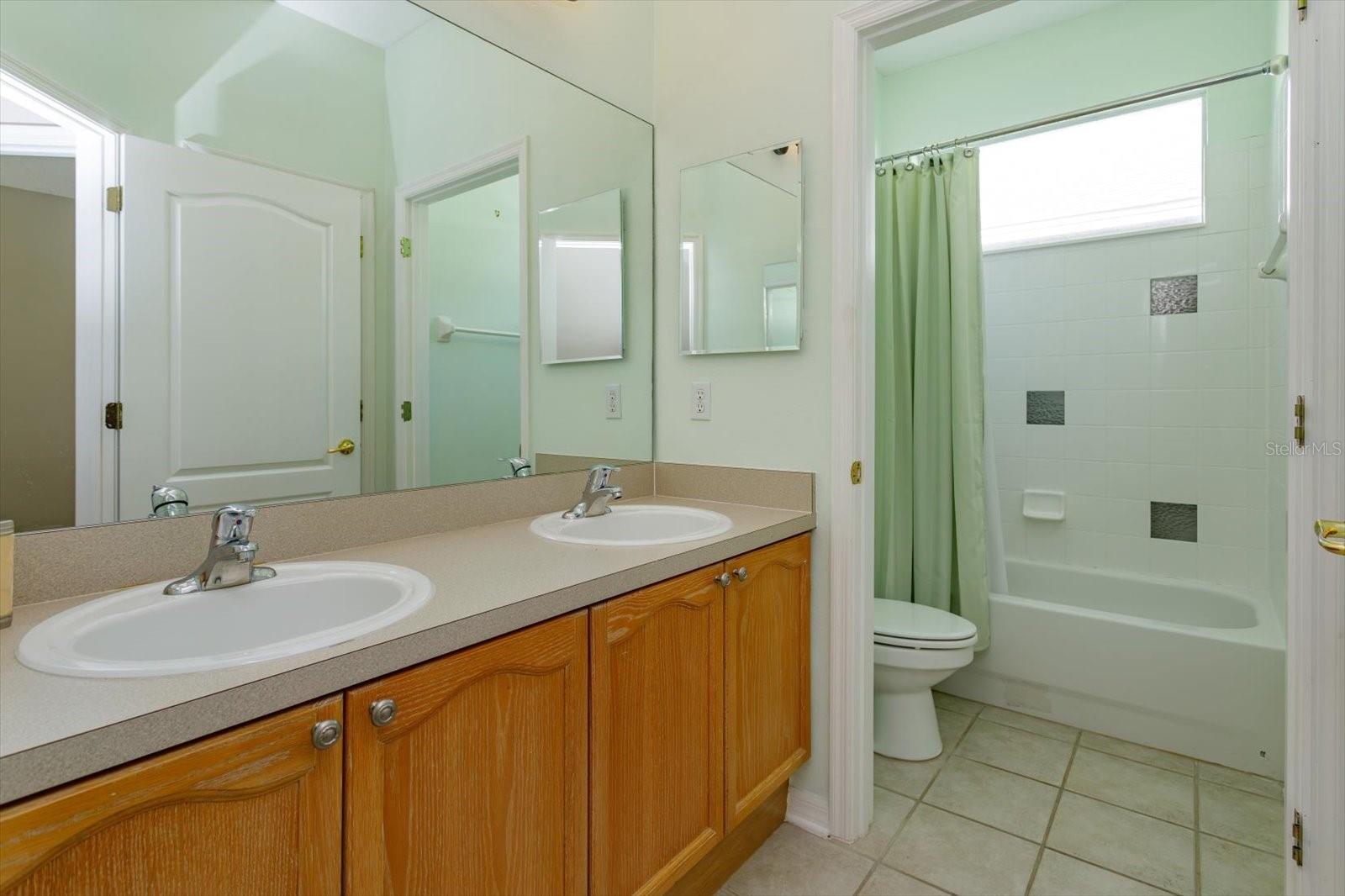 Image 23 of 33 For 12761 Holdenbury Lane