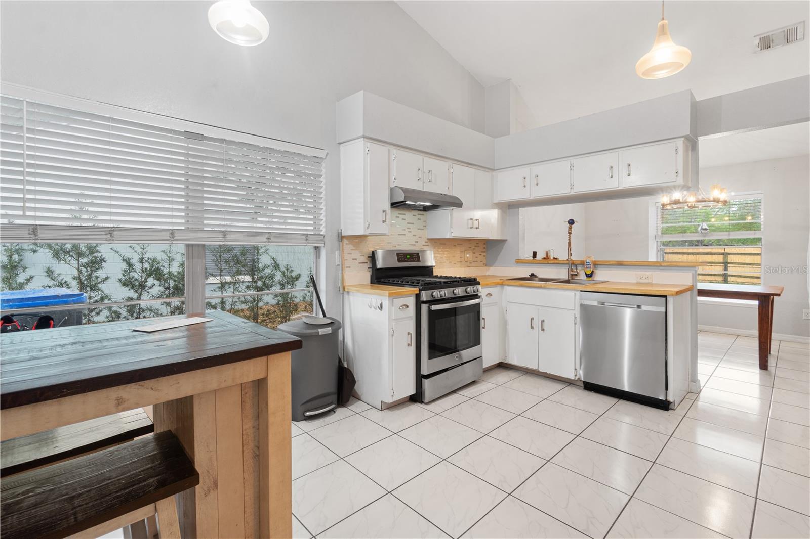 Image 5 of 28 For 110 Baywest Drive