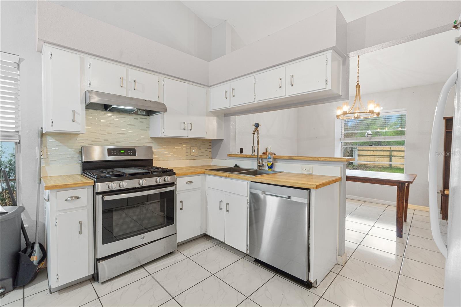 Image 7 of 28 For 110 Baywest Drive