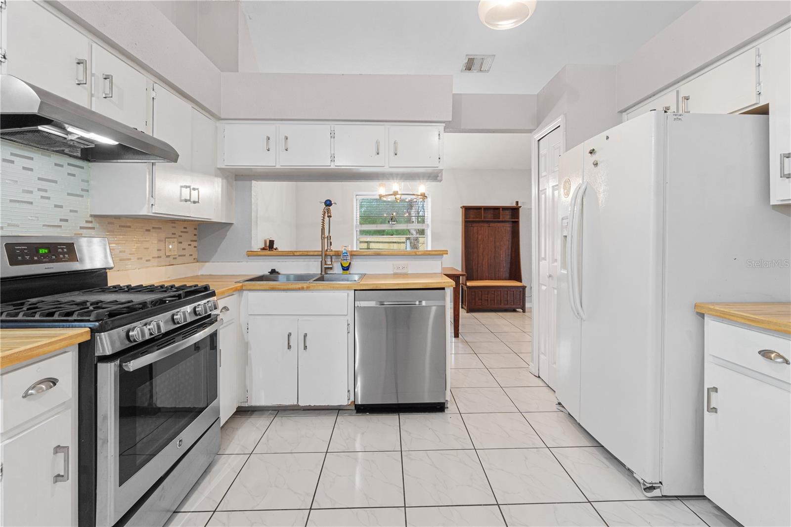 Image 9 of 28 For 110 Baywest Drive