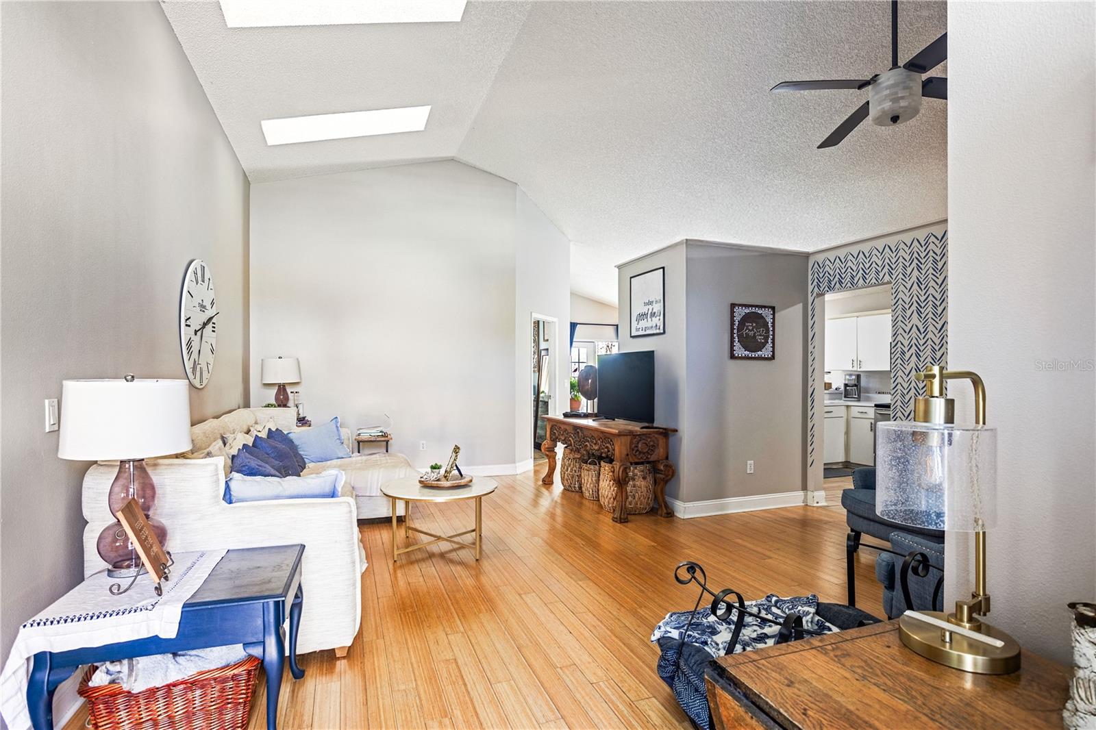 Image 28 of 47 For 5038 Hook Hollow Circle