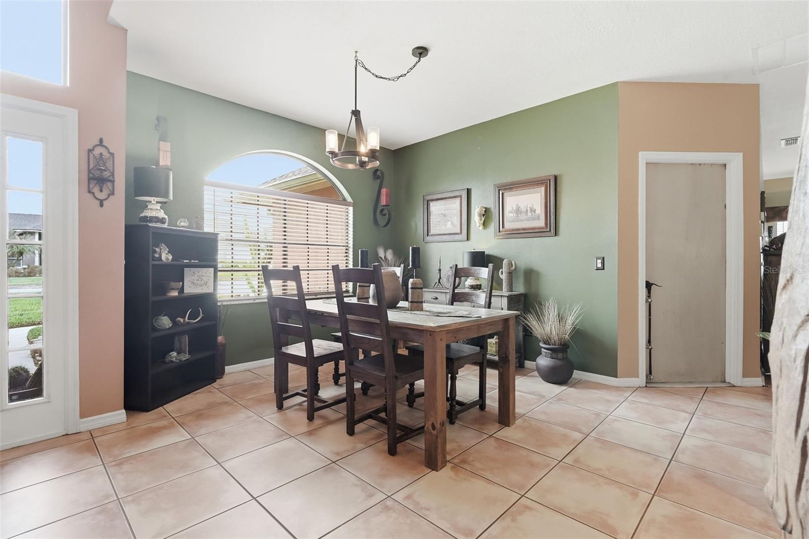 Image 10 of 29 For 333 Kimi Court