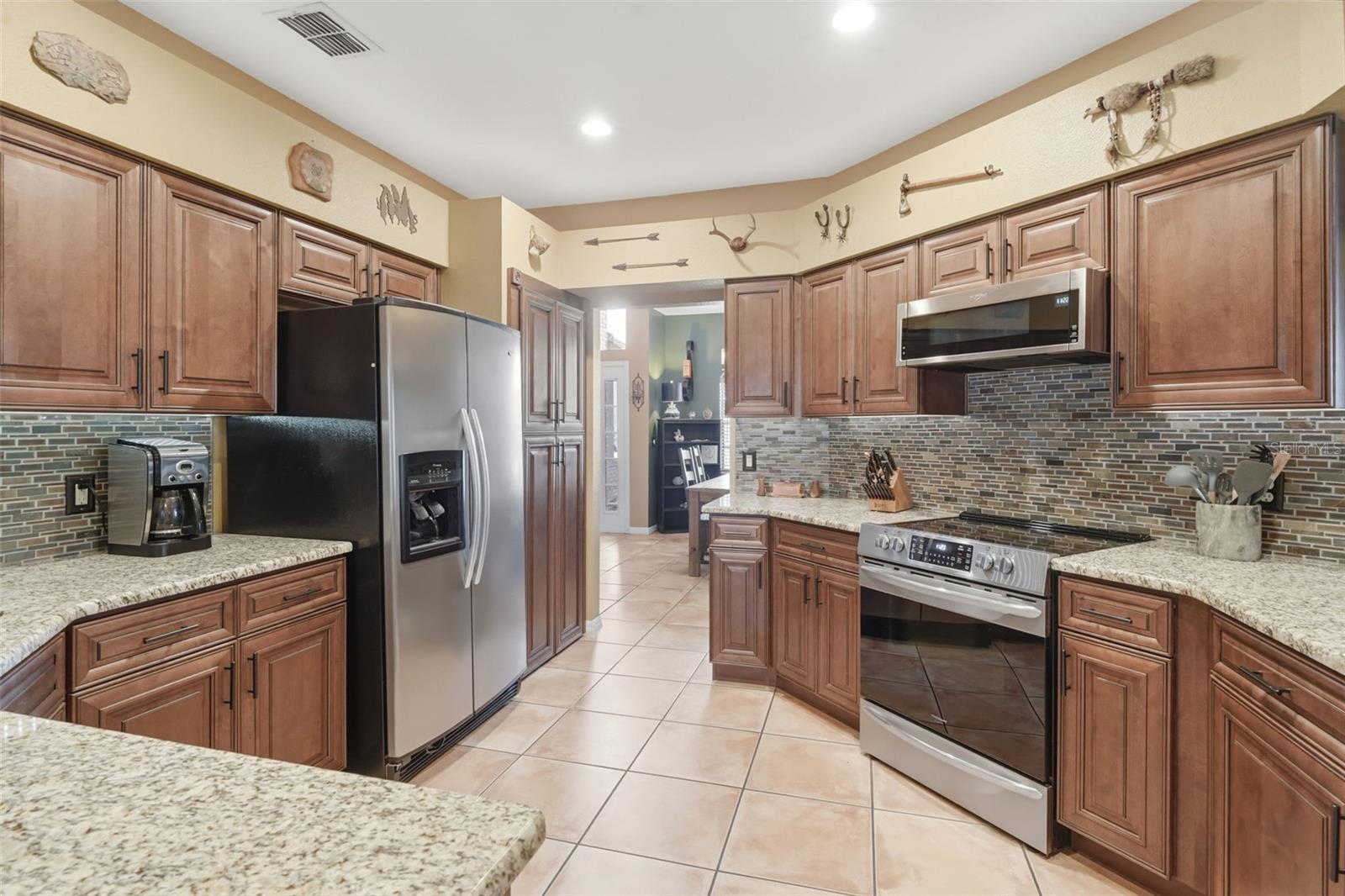 Image 6 of 29 For 333 Kimi Court