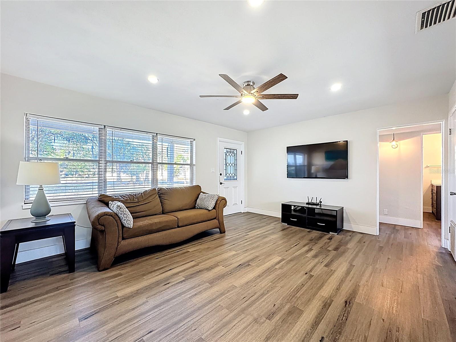 Image 2 of 43 For 512 Lakemont Avenue