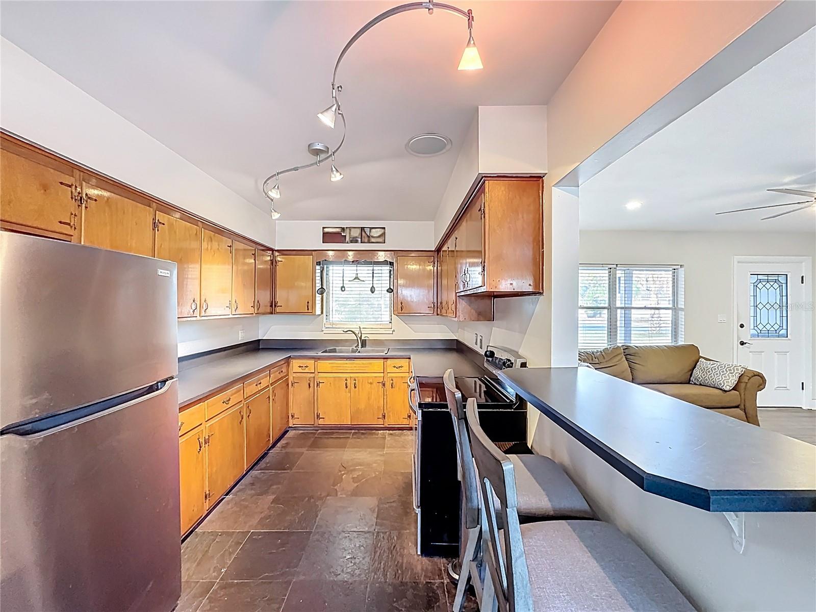 Image 5 of 43 For 512 Lakemont Avenue