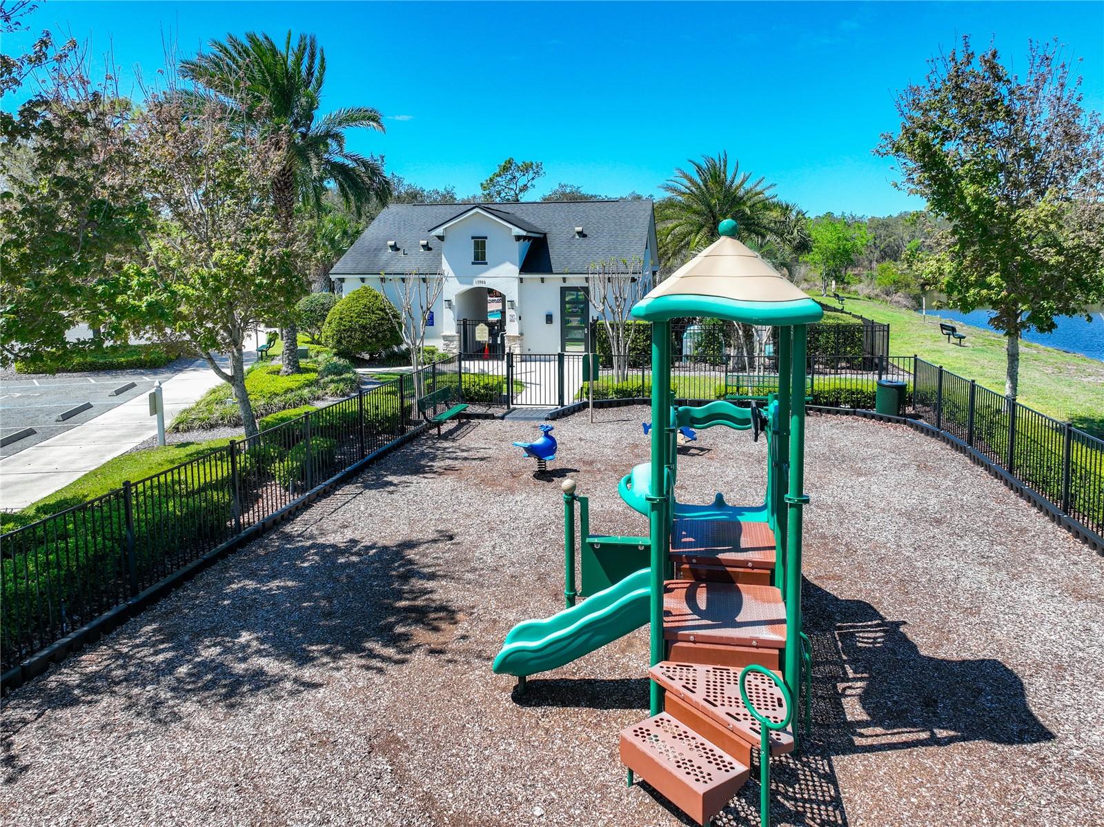 Image 17 of 79 For 16486 Champlain Street