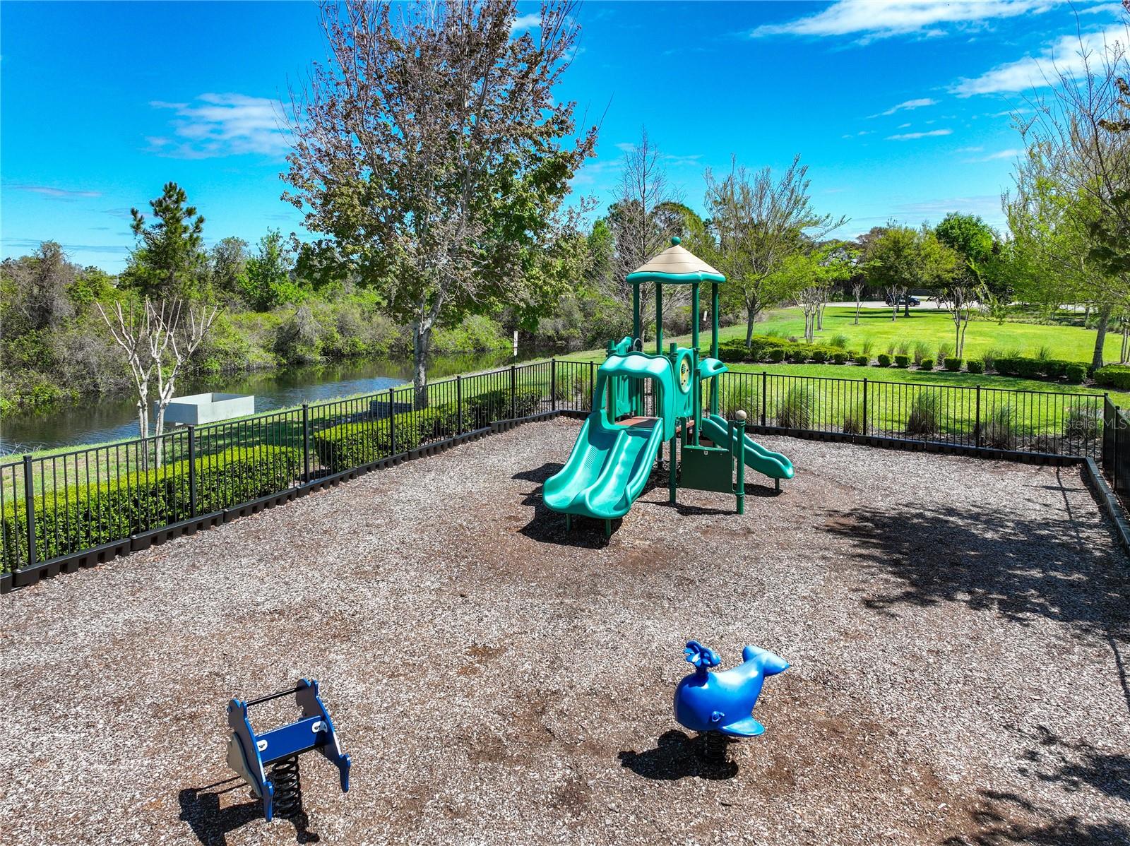 Image 18 of 79 For 16486 Champlain Street