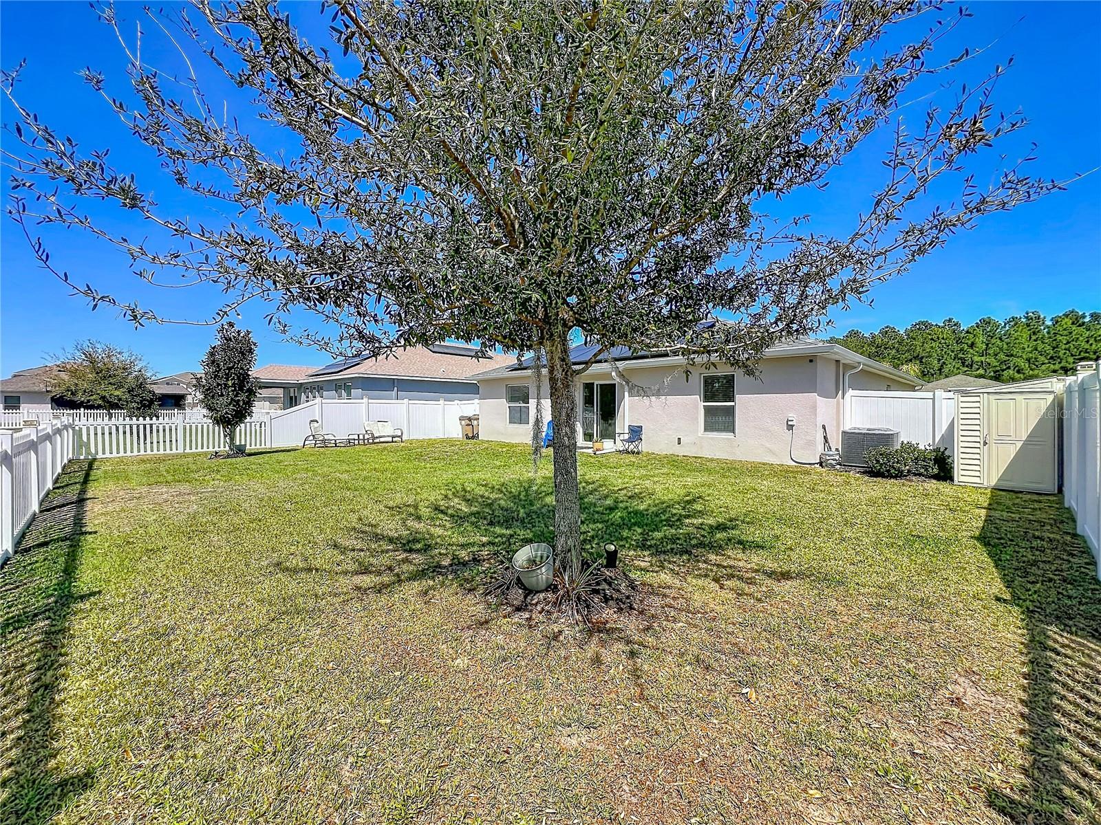 Image 28 of 79 For 16486 Champlain Street