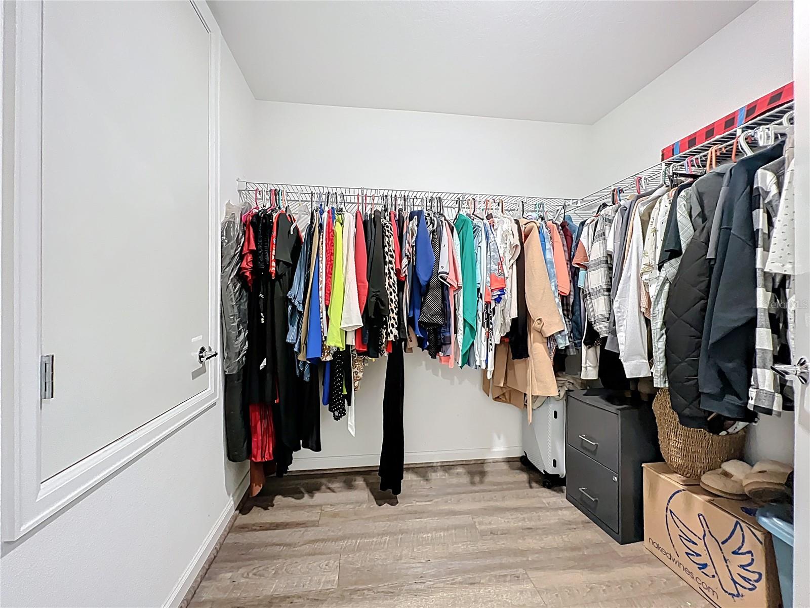 Image 34 of 79 For 16486 Champlain Street