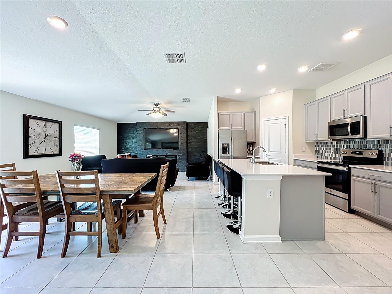 Image 50 of 79 For 16486 Champlain Street