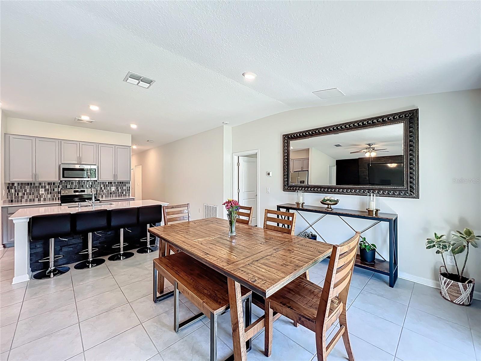 Image 53 of 79 For 16486 Champlain Street