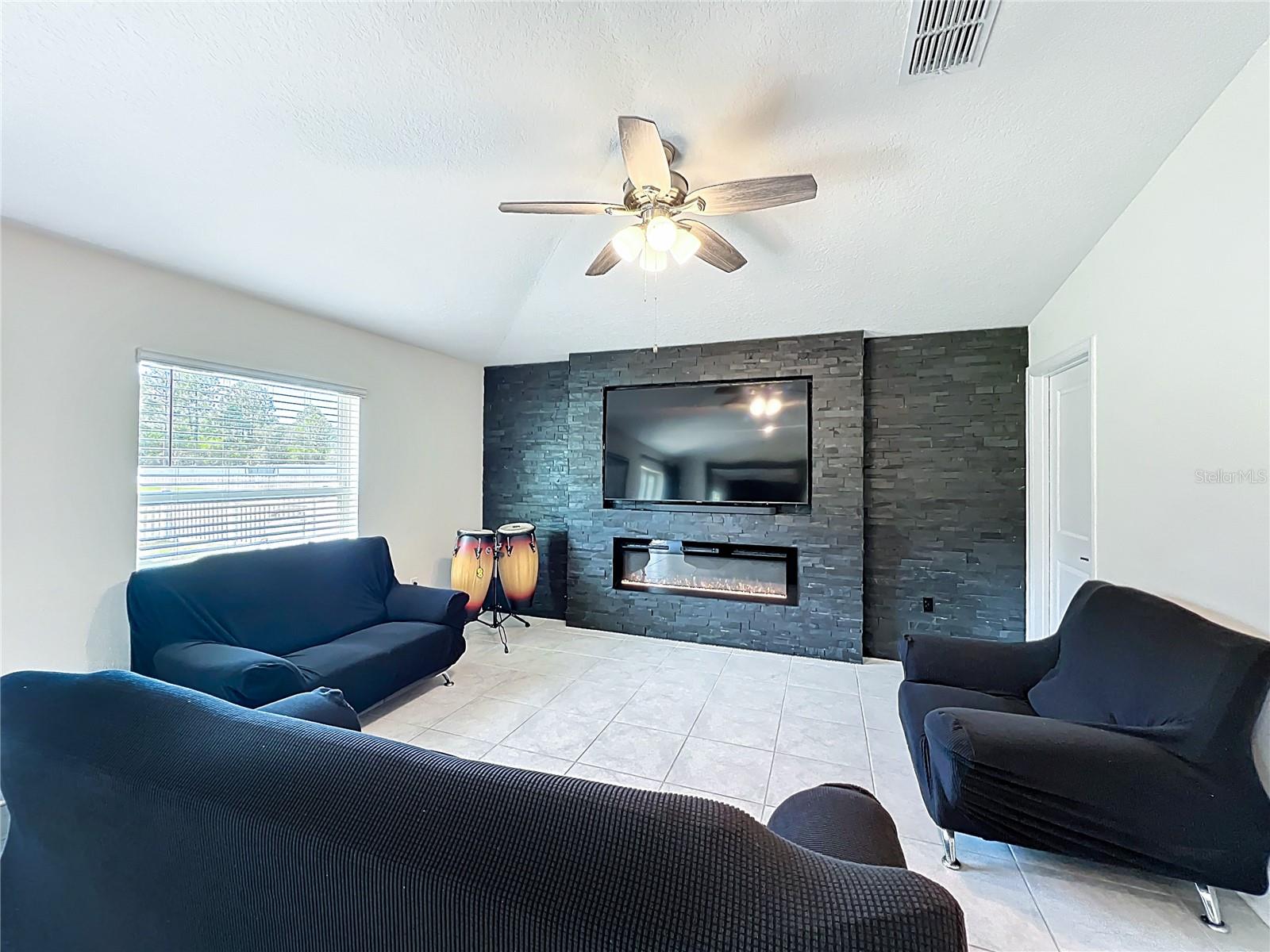 Image 54 of 79 For 16486 Champlain Street