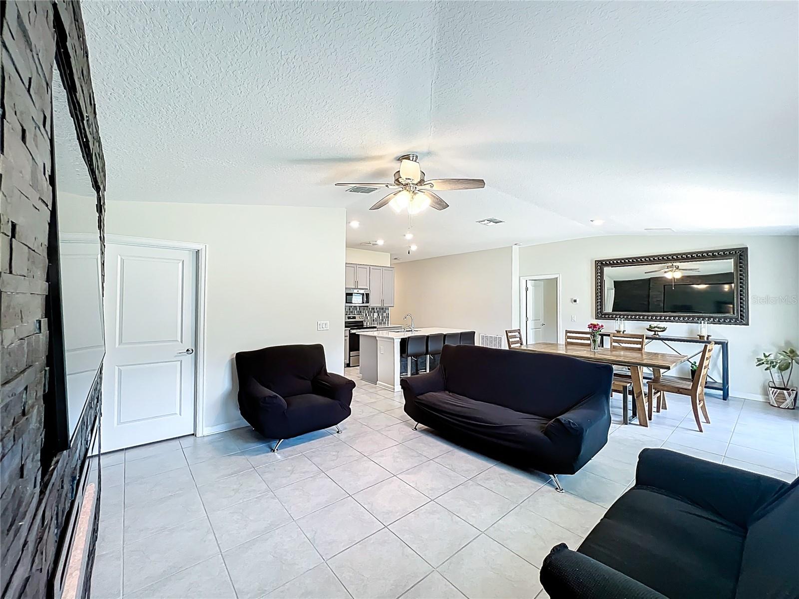 Image 56 of 79 For 16486 Champlain Street