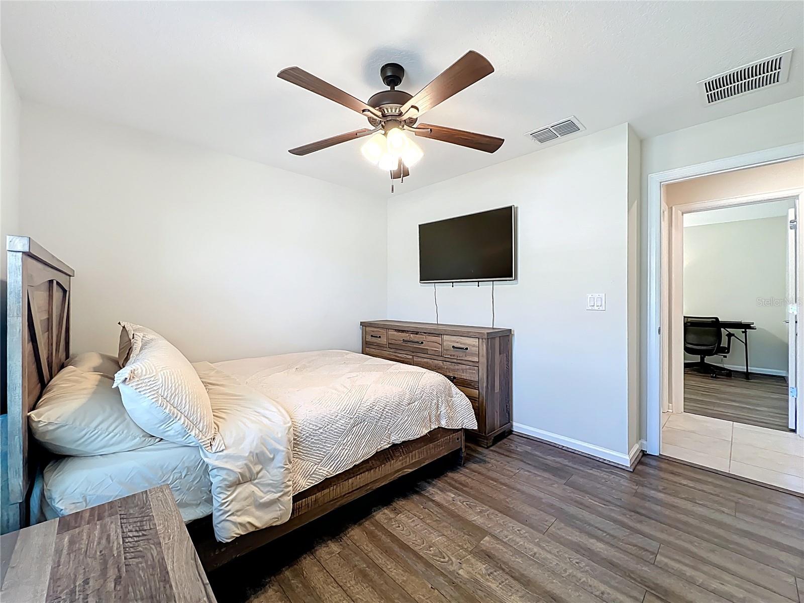 Image 58 of 79 For 16486 Champlain Street