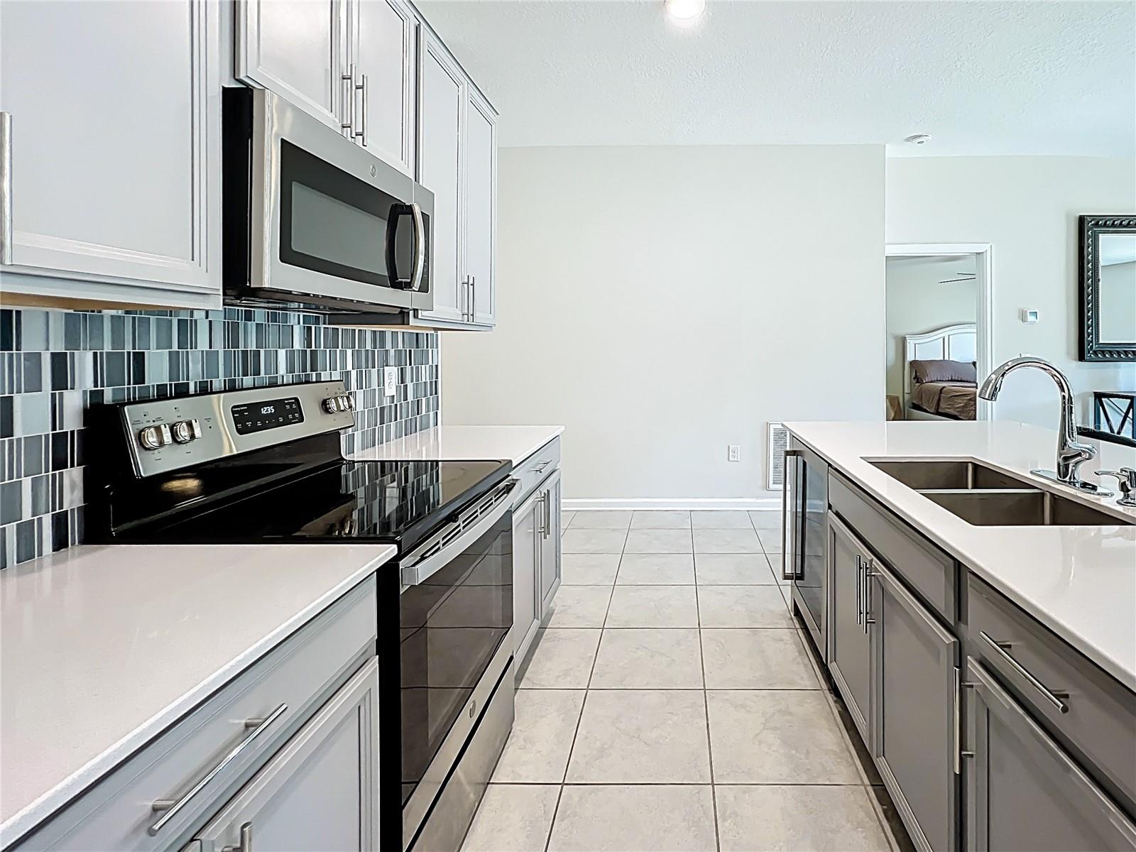 Image 64 of 79 For 16486 Champlain Street