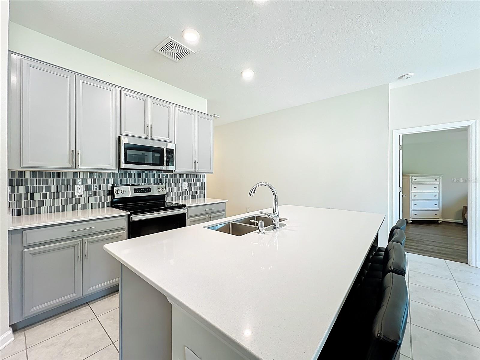 Image 65 of 79 For 16486 Champlain Street