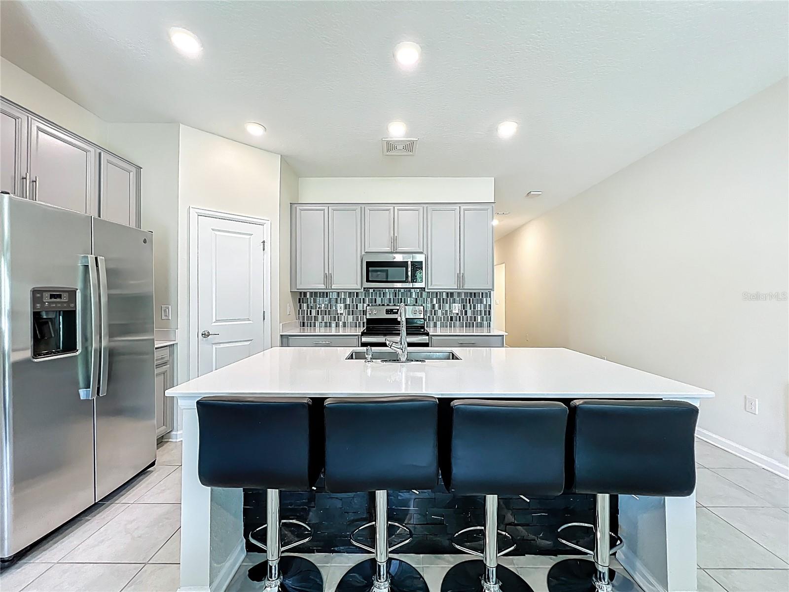 Image 67 of 79 For 16486 Champlain Street