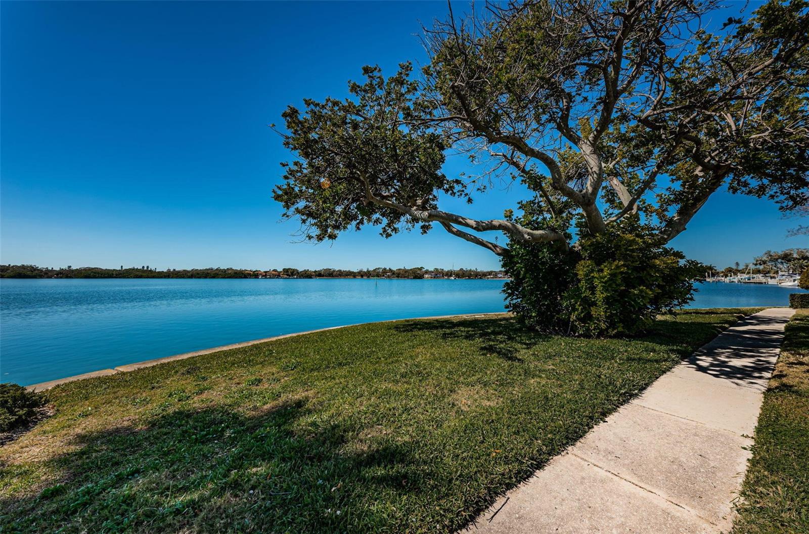 Image 10 of 59 For 5011 Starfish Drive Se C