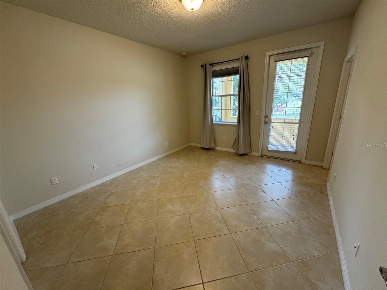 Image 16 of 54 For 11902 Lorenza Lane