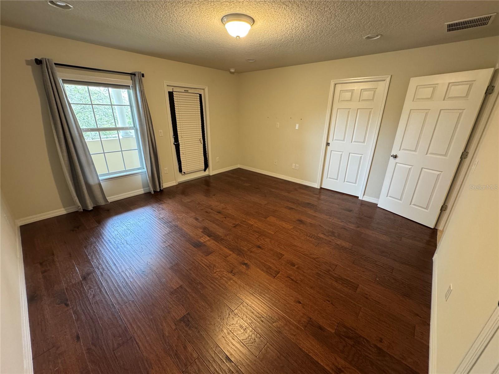 Image 32 of 54 For 11902 Lorenza Lane