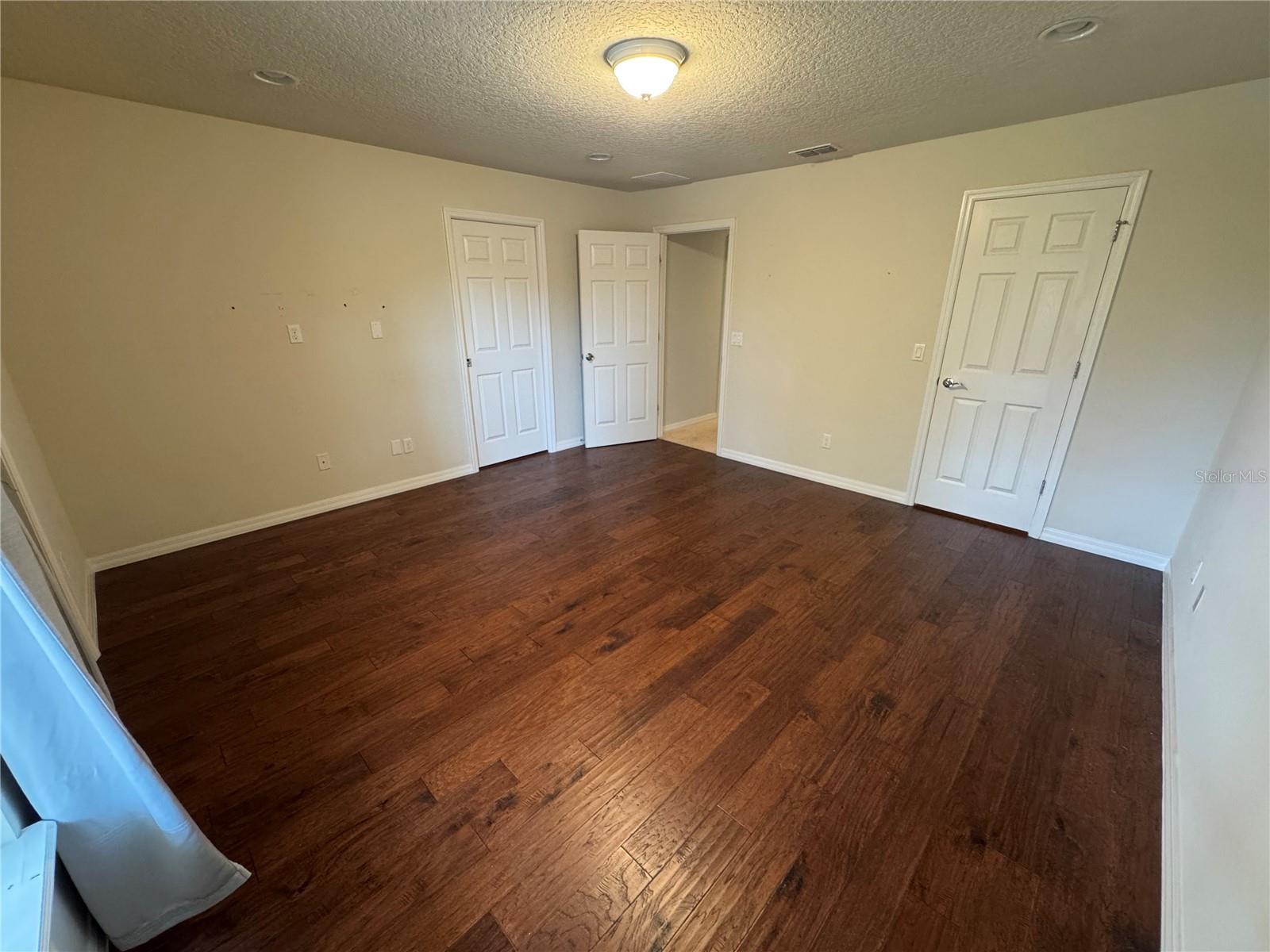 Image 33 of 54 For 11902 Lorenza Lane