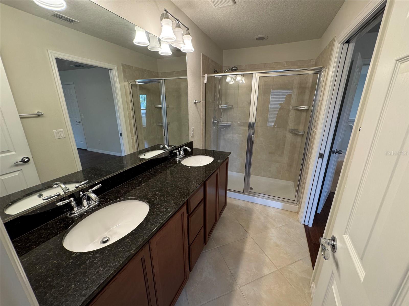 Image 37 of 54 For 11902 Lorenza Lane