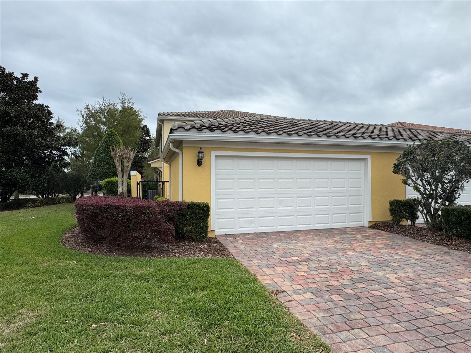 Image 8 of 54 For 11902 Lorenza Lane