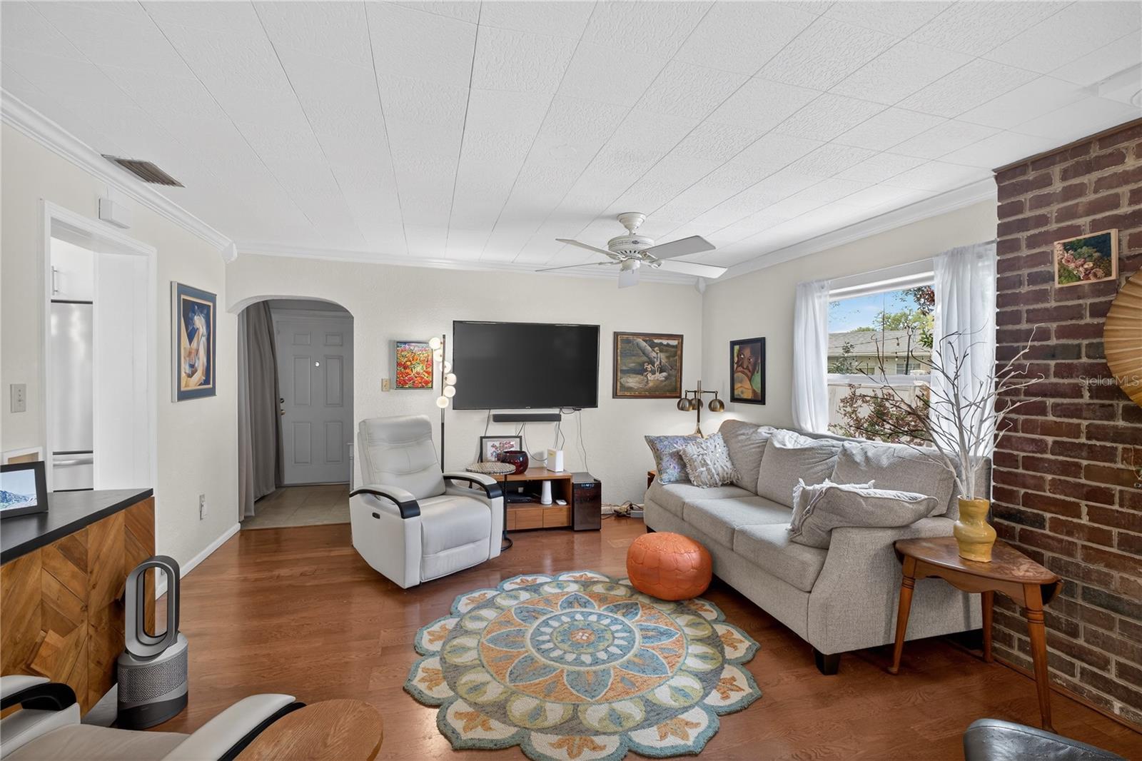 Image 3 of 25 For 1632 Pinewood Drive