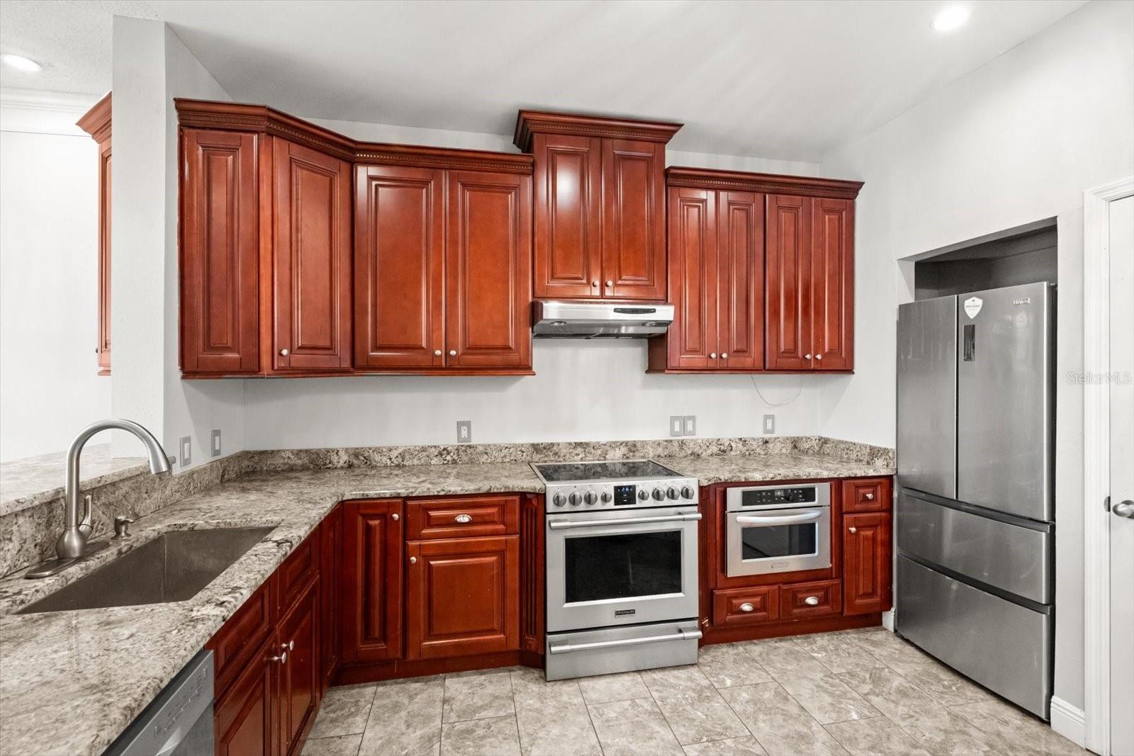 Image 13 of 30 For 443 Hamptoncrest Circle 107