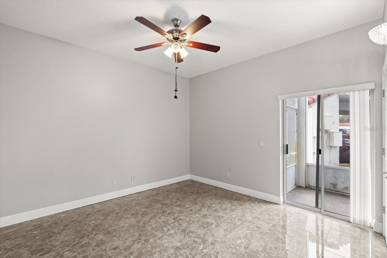 Image 16 of 30 For 443 Hamptoncrest Circle 107