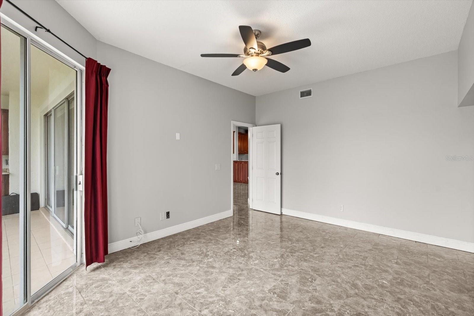 Image 24 of 30 For 443 Hamptoncrest Circle 107